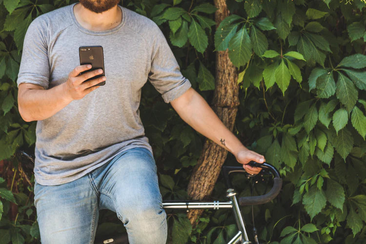 cyclist-holding-phone