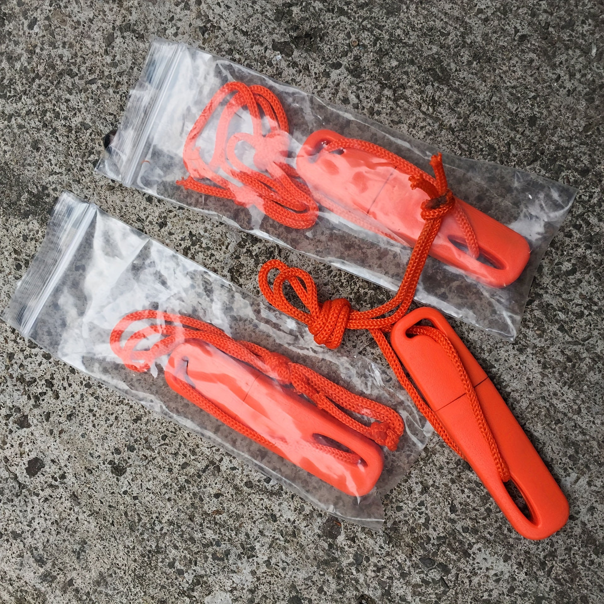 Survivor Flint - Durable magnesium fire starter for adventurers